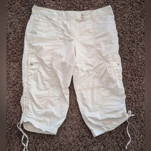 Ann Taylor Loft Y2K Cream Capris Size Large